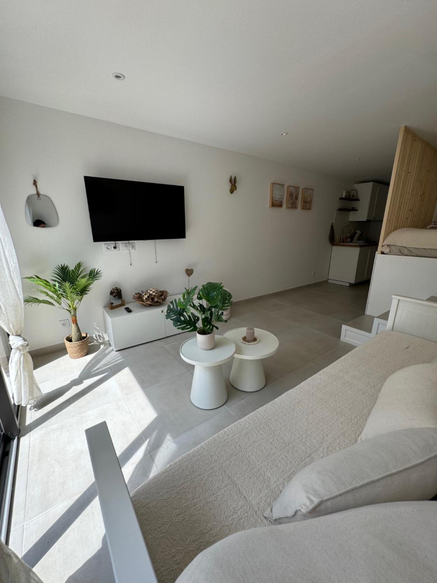 Chez Timmaflo Apartment Frejus Exterior photo